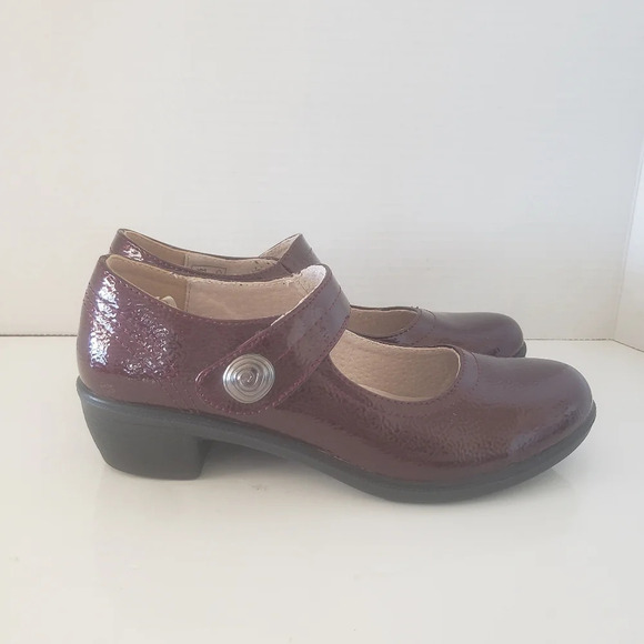 Step Wel Canada Bordo Woman's Burgundy Leather Shoes size 8. - Picture 4 of 9